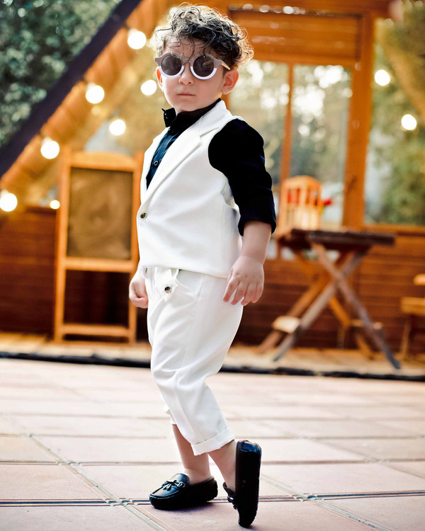 لباس مخصوص آتلیه